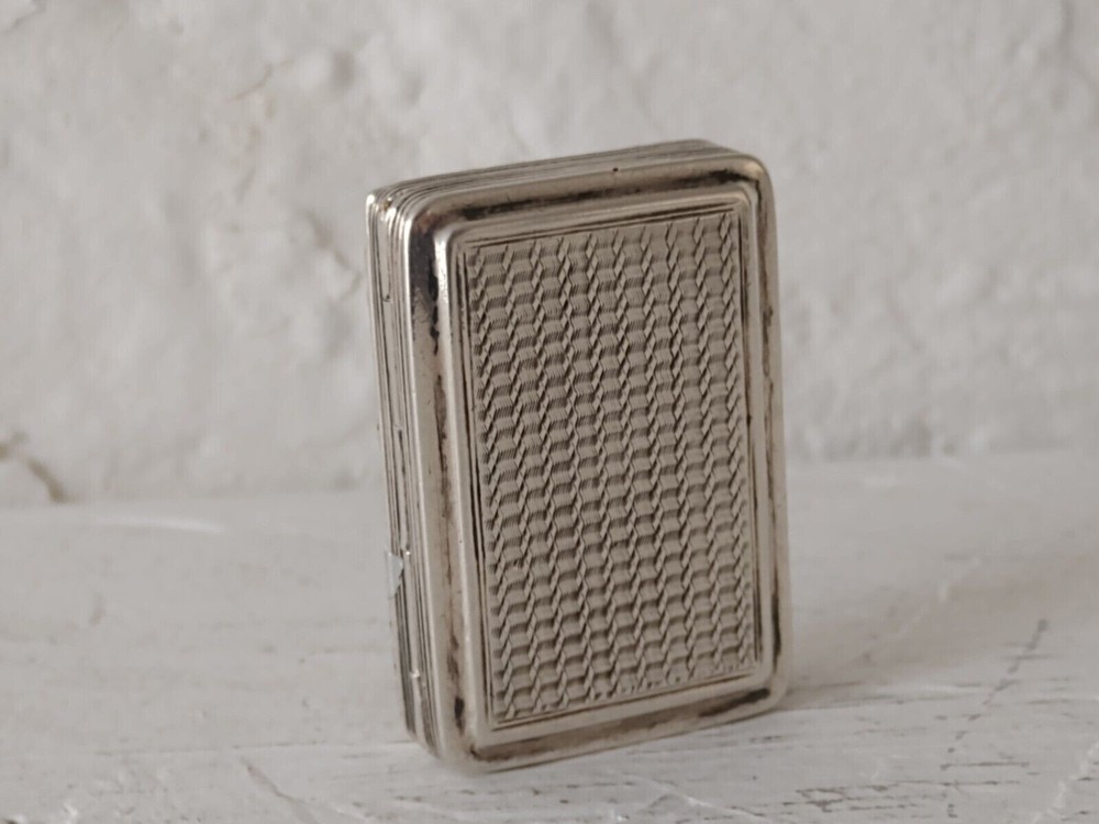 Fine Quality Georgian Solid Silver Vinaigrette - Birm. 1825.