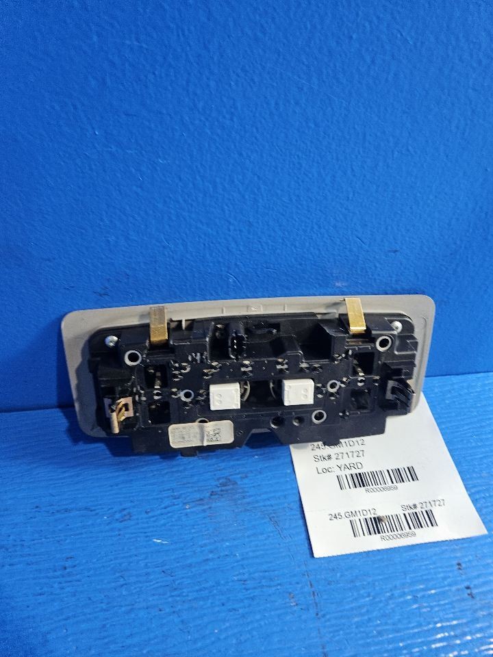 TRAVERSE 2012 REAR INTERIOR LIGHT 6959