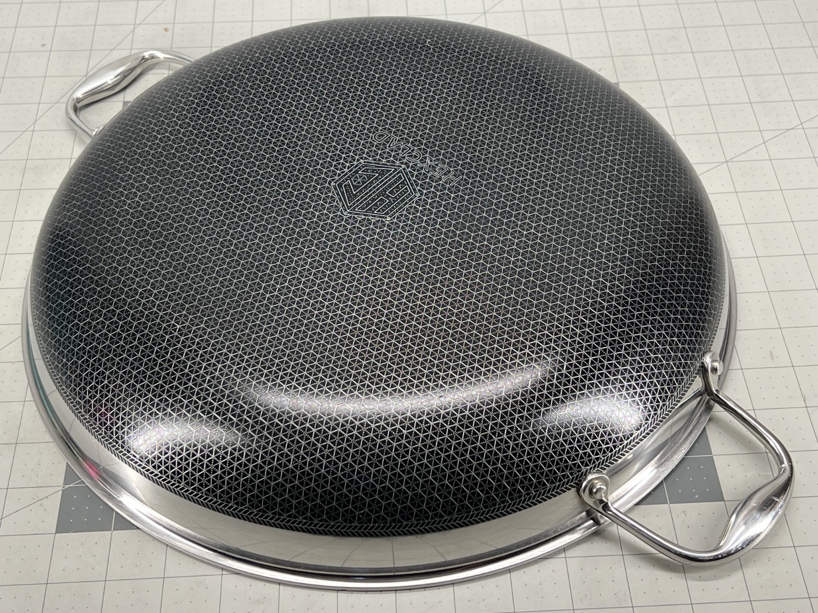 HexClad Hybrid Nonstick 14" Frying Pan, No Lid - Used