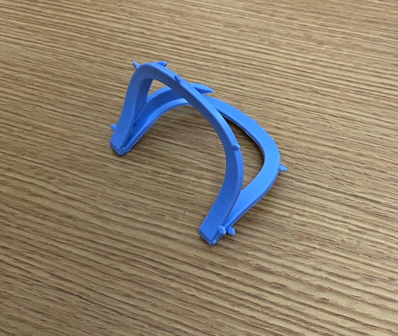 1Pc Dental Foldable Frame Plastic Rubber Dam Sheets Bracket For Dental Operation