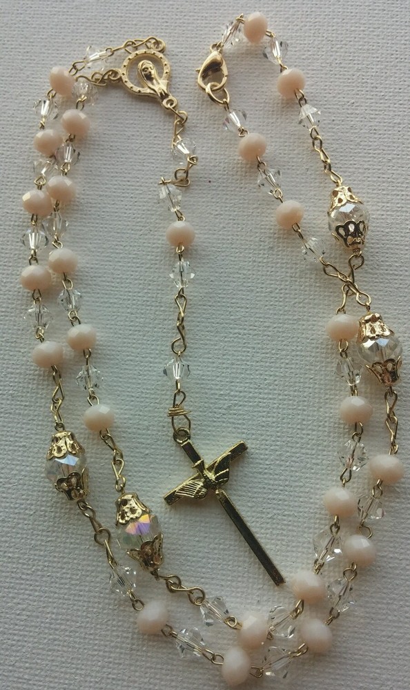 BEAUTIFUL HANDMADE ROSARY WITH CRYSTAL BEADS.