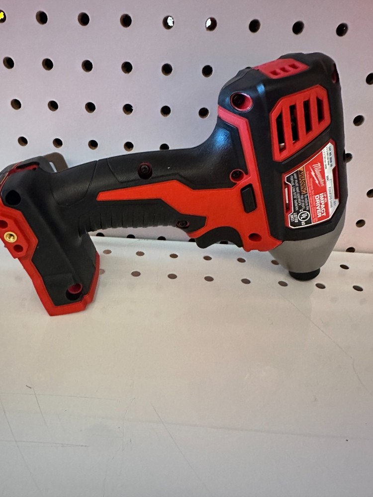 1/4" HEX DRIVER MILWAUKEE IMPACT DRIVER