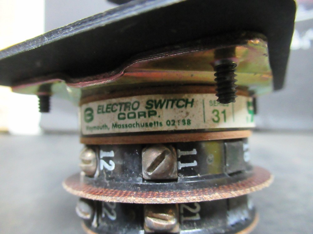 ELECTROSWITCH SERIES 31 CONTROL SWITCH 3104C 3-PHASE 125-600 VAC 10-3 AMP