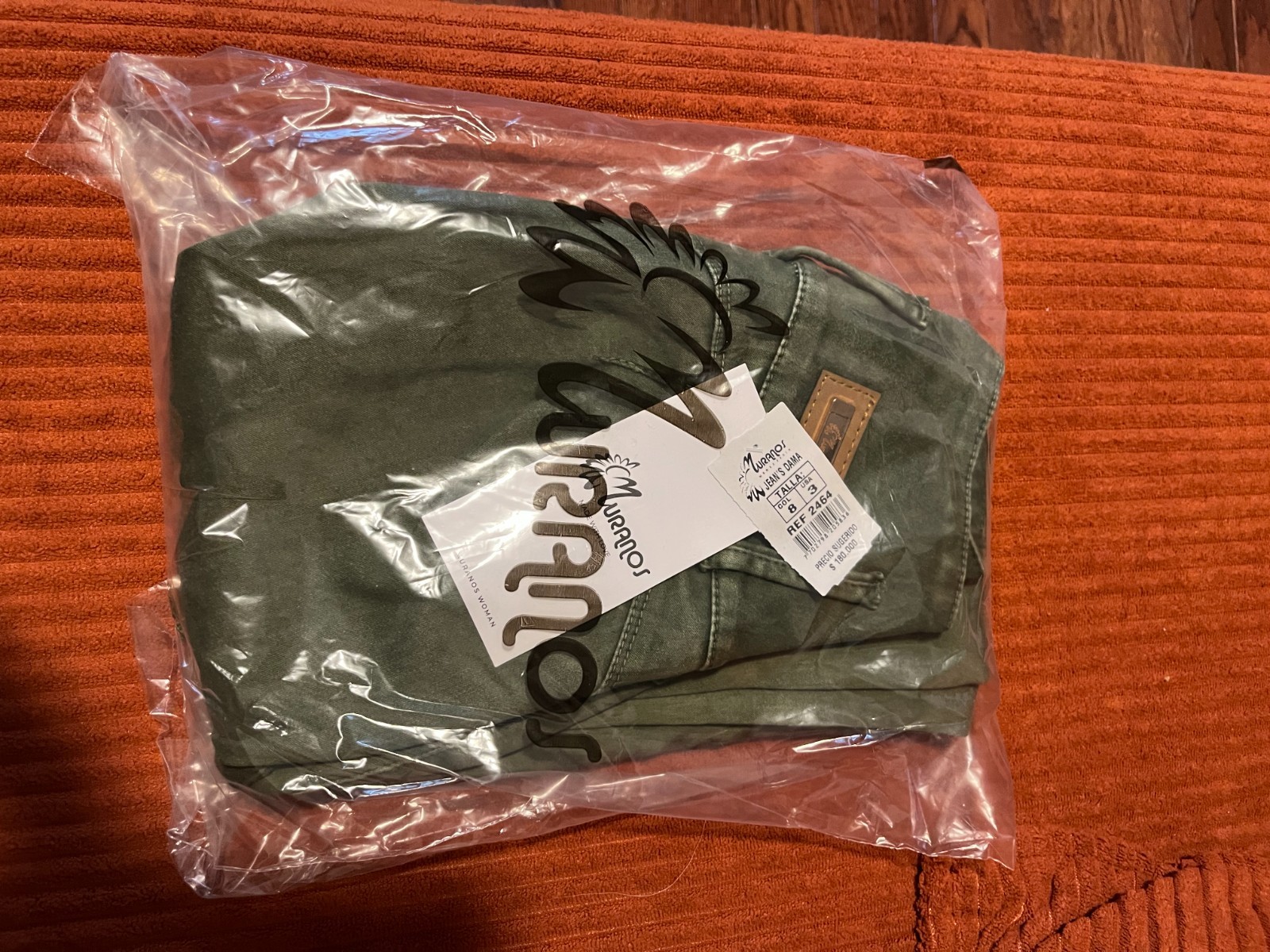 Muranos Jeans, Pantalon Colombiano levanta cola.