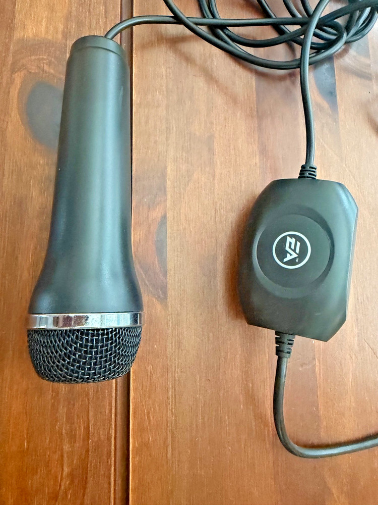 EA Logitech corded microphone