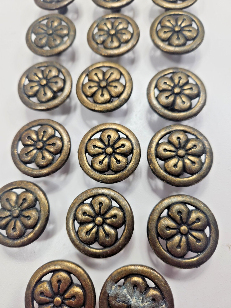 17 VTG METAL BRASS? FLOWER DRAWER PULLS HANDLES KNOBS