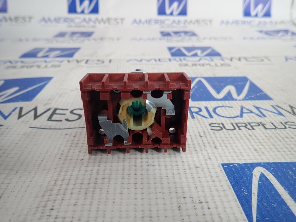 SIEMENS 3SB06-X3LT1G 3 POS ILLUM. SELECTOR SWITCH GREEN