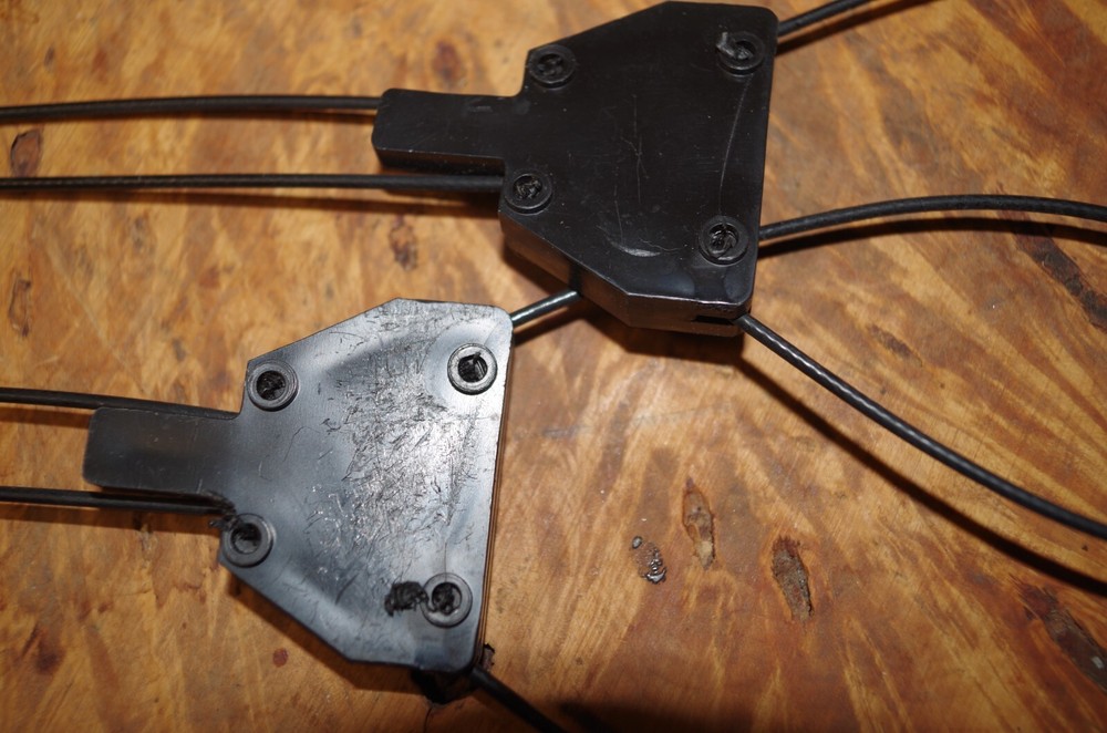 Oneida Archery Eagle Bow Yoke cable splitters w/ Cables Blue End & screws
