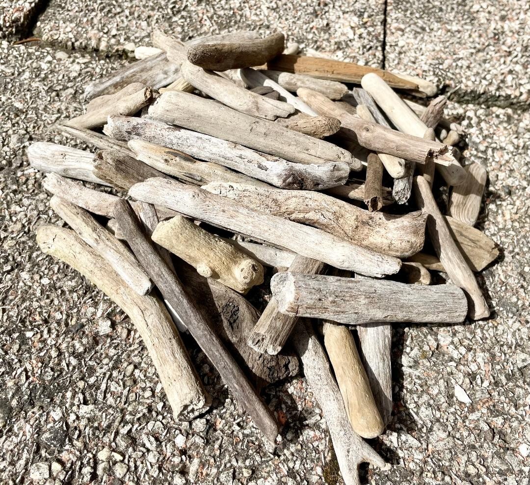 SM Genuine Driftwood Branches 1/2''- 6'' Bulk Lot 12 Pieces 4 DIY Wall Decor Art