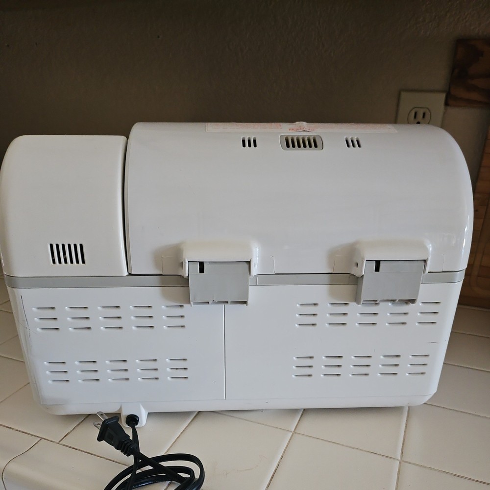 Zojirushi Home Bakery BBCC-V20 Bread Maker Machine 2lb Double Paddle Tested
