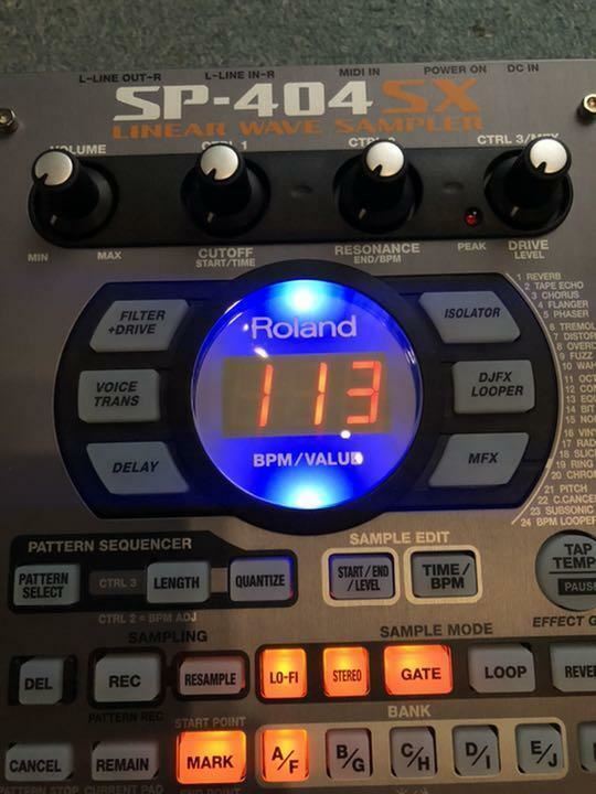 Roland SP-404SX Compact Linear Wave Sampler