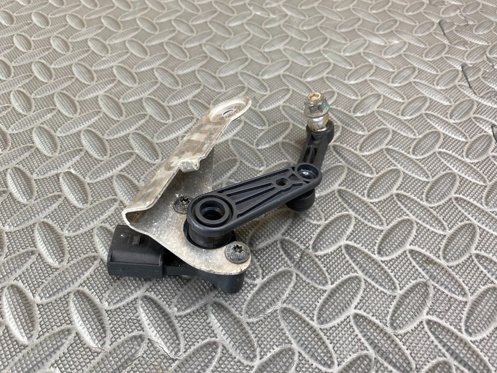 Tesla Model S 2016 Height Level Sensor Front Left 1027941-00-A