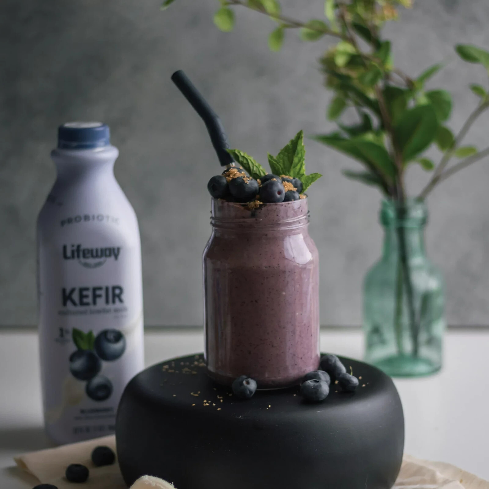 Lifeway Blueberry Kefir - Lowfat Probiotic Milk Smoothie (4 bottles of 32 oz ea)