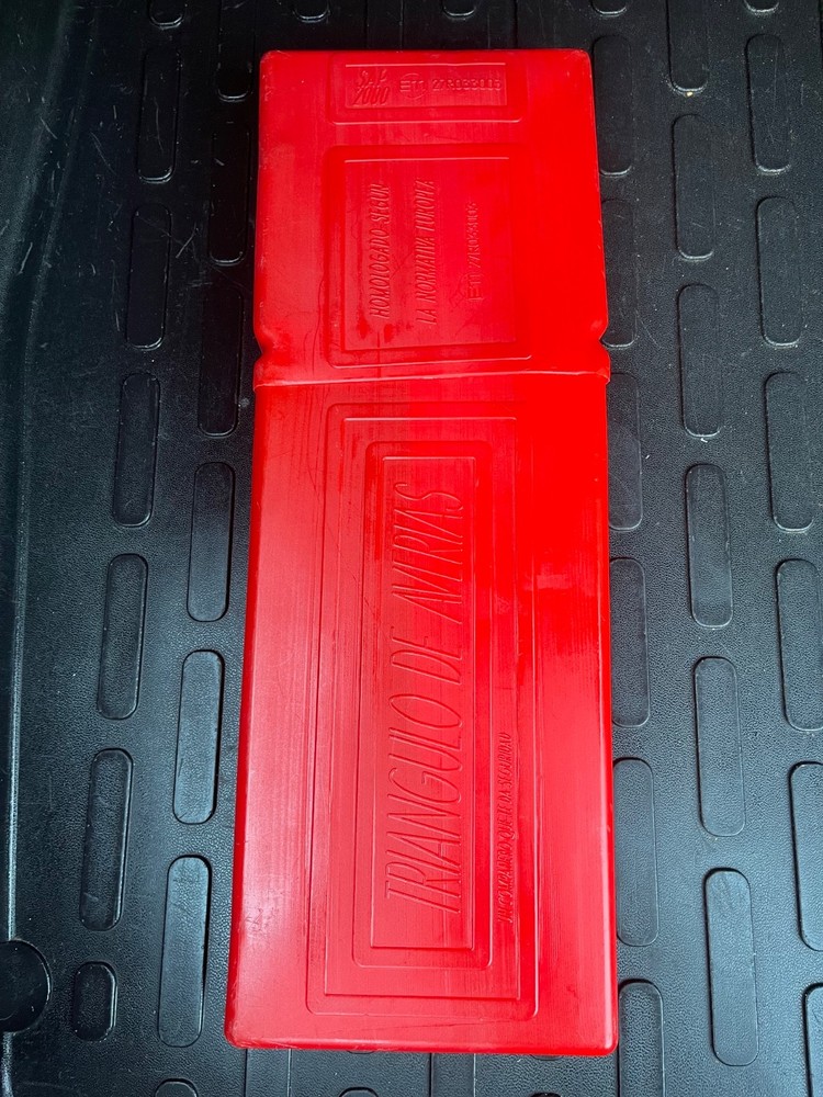 Spanish Triangulo de Averias Warning Triangle