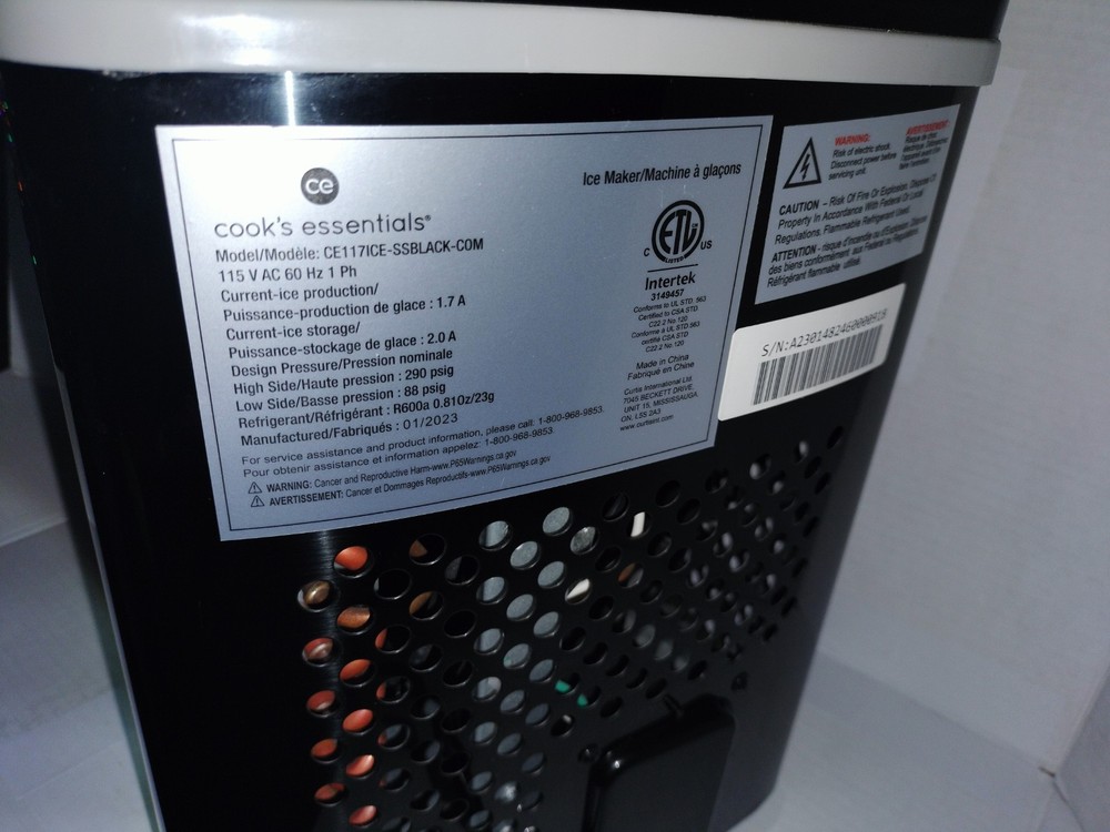 COOK'S ESSENTIALS 26 lbs Portable Compact Ice Machine - Black