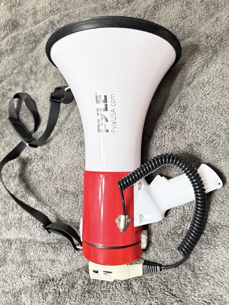 pyle bullhorn