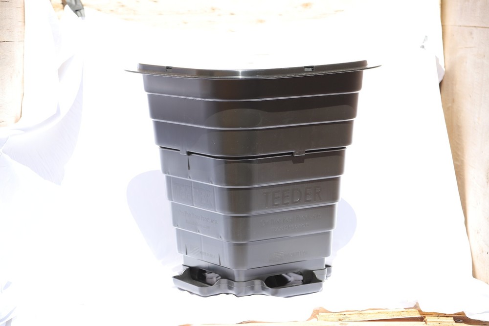 gravity deer feeder kit