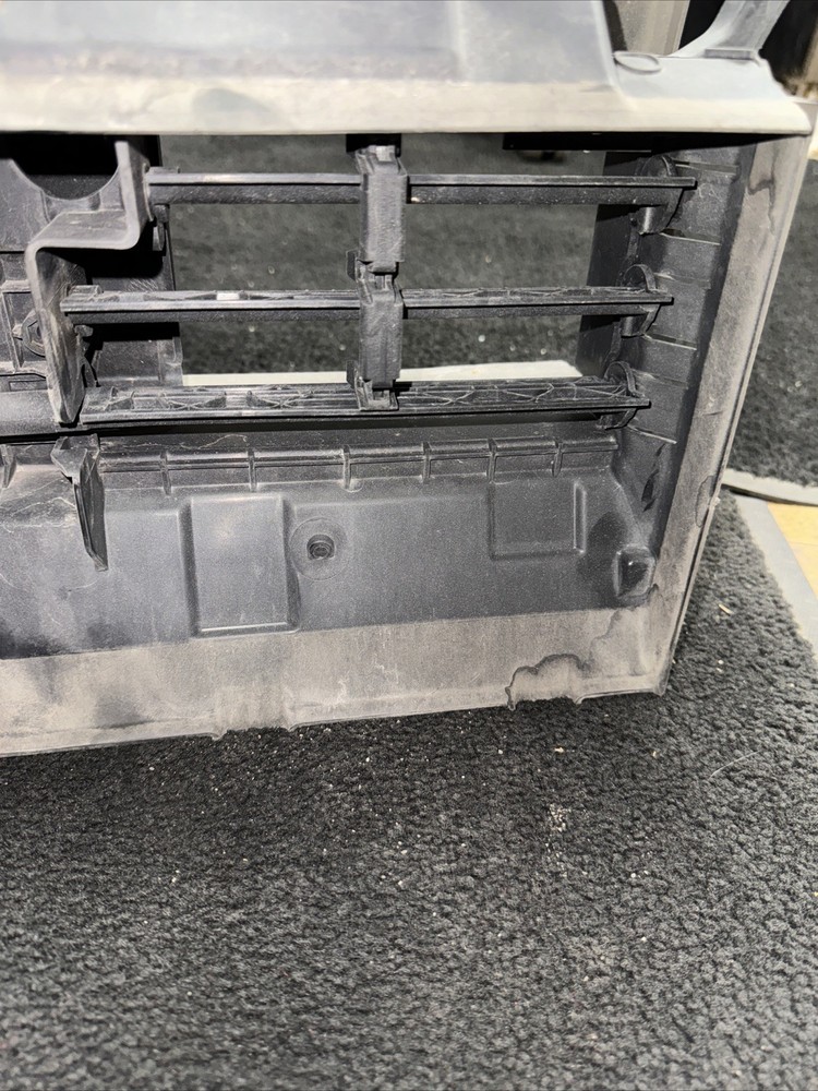 22 FORD BRONCO LOWER AIR SHUTTER 2.3L WITHOUT ADAPTIVE CRUISE