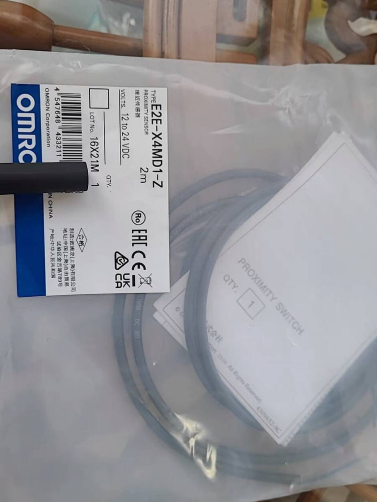 E2E-X4MD1-Z  1PC New Omron E2EX4MD1Z Proximity Sensor 2m Free Ship