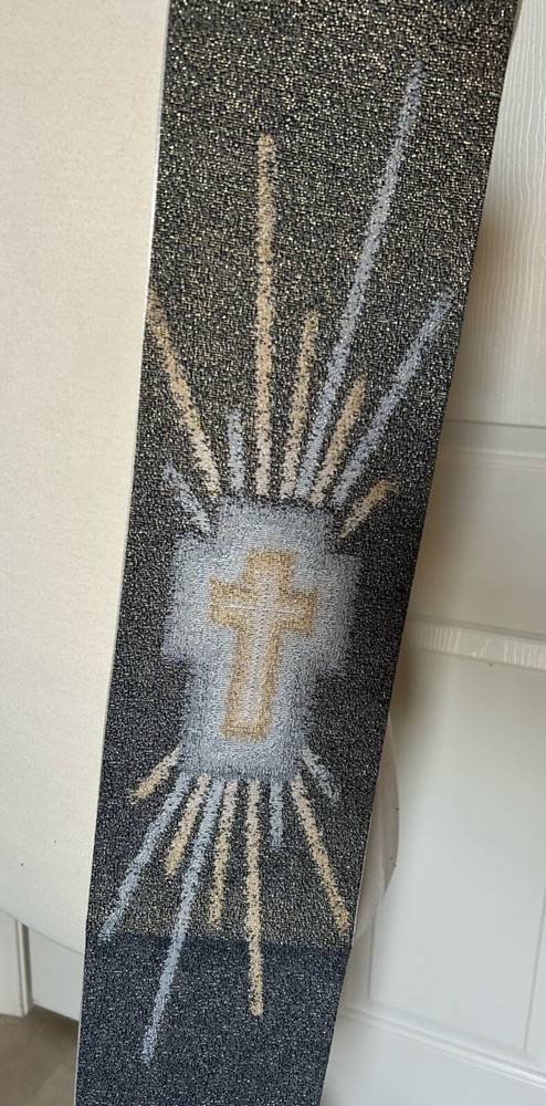 Overlay Priest stole, The Resurrection