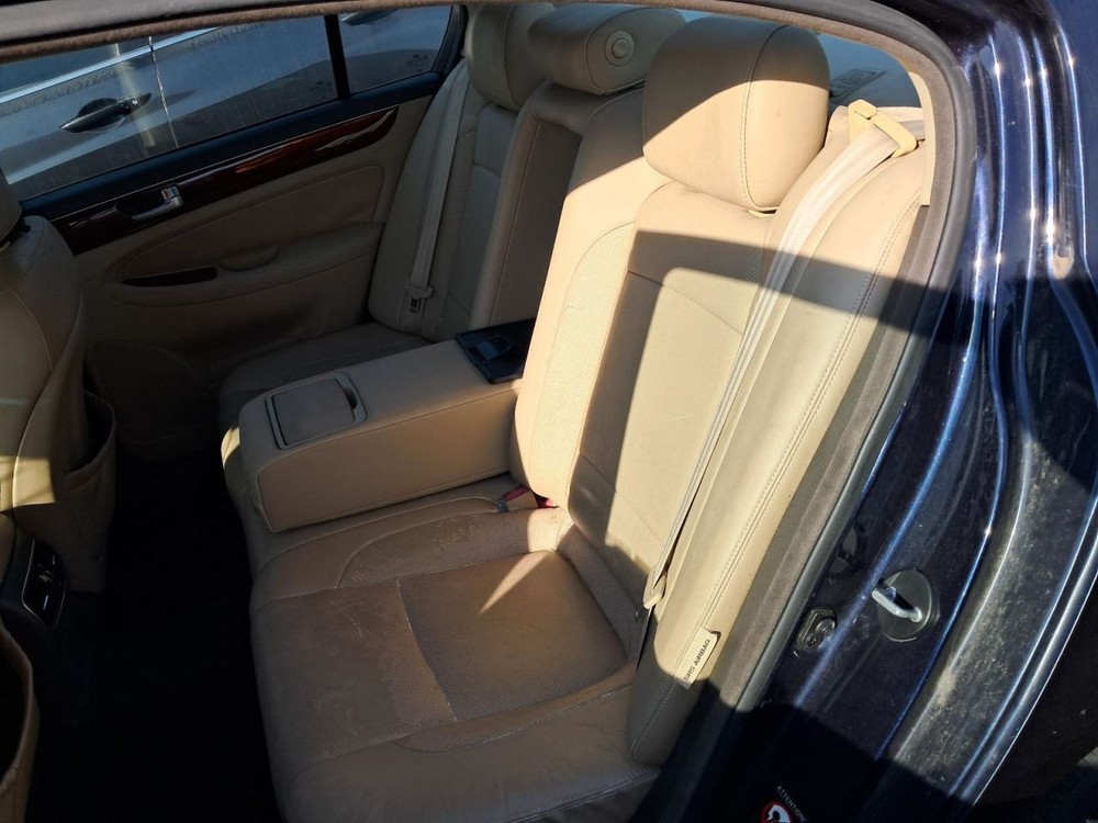 GENESIS 2012 Glove Box 4789727