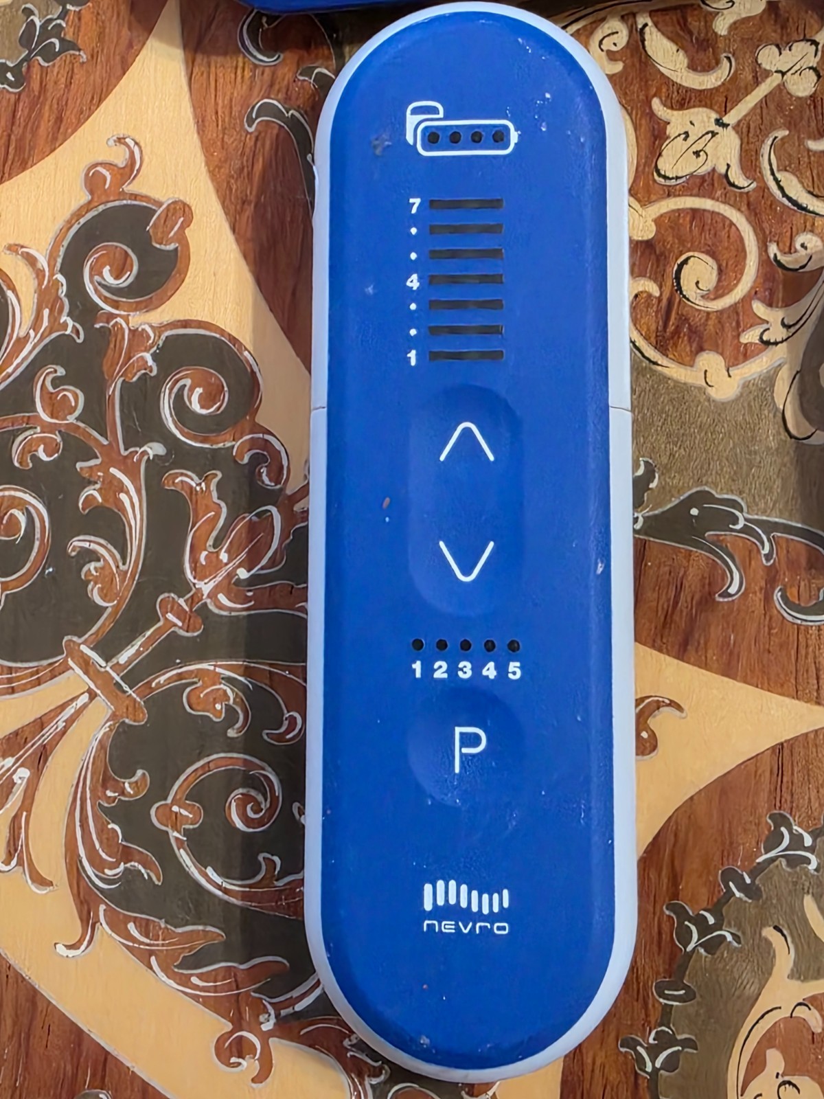 Nevro Spinal Cord Charger Model 2500 and Remote Control