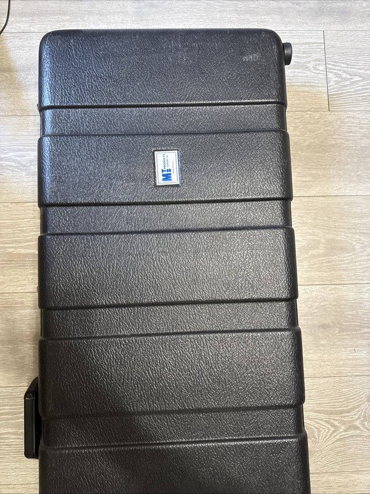 MTS Products Hardshell 61-Note Keyboard Case with Wheels