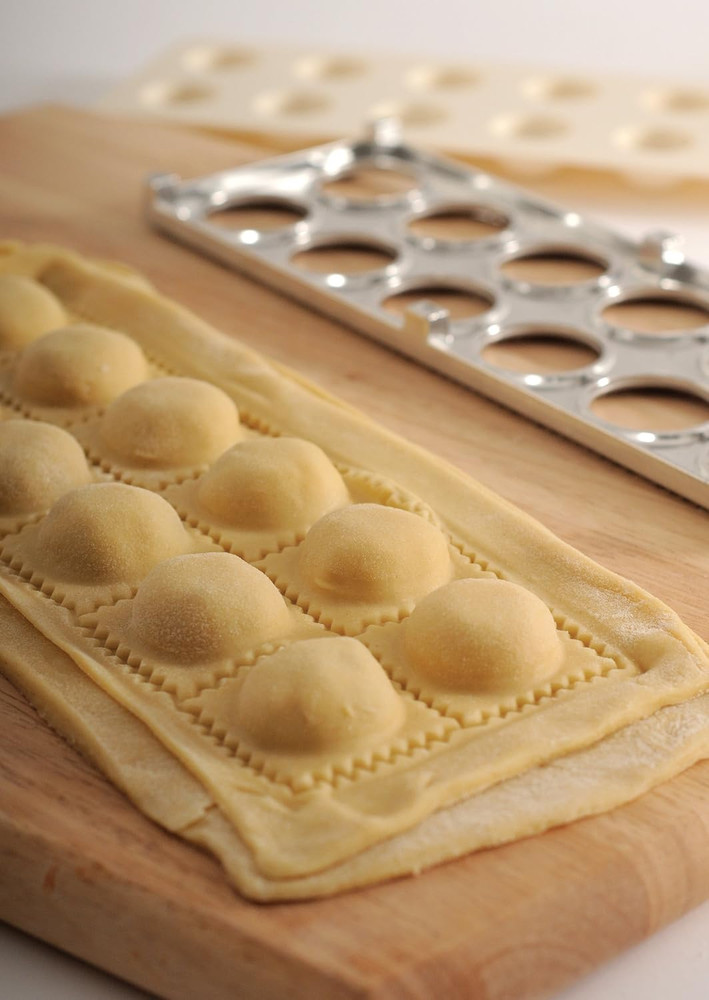 Ravioli Maker with Press 12 Inches, Metallic