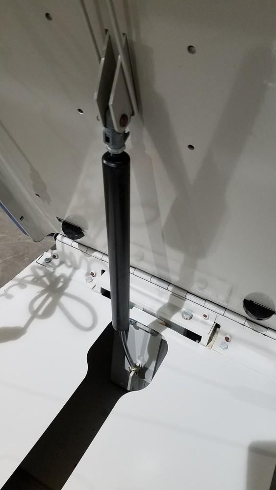 UMF 4070 Power Table With Hand Control