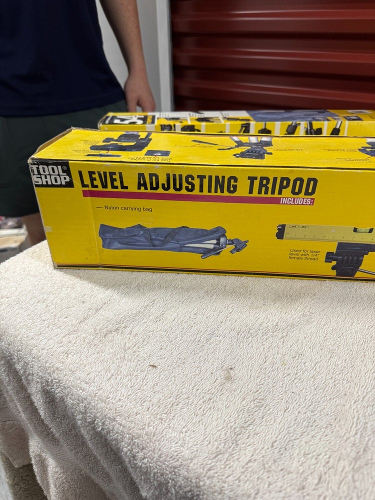 TOOL SHOP LEVEL ADJUSTING TRIPOD 49.5" - OPEN BOX!!!