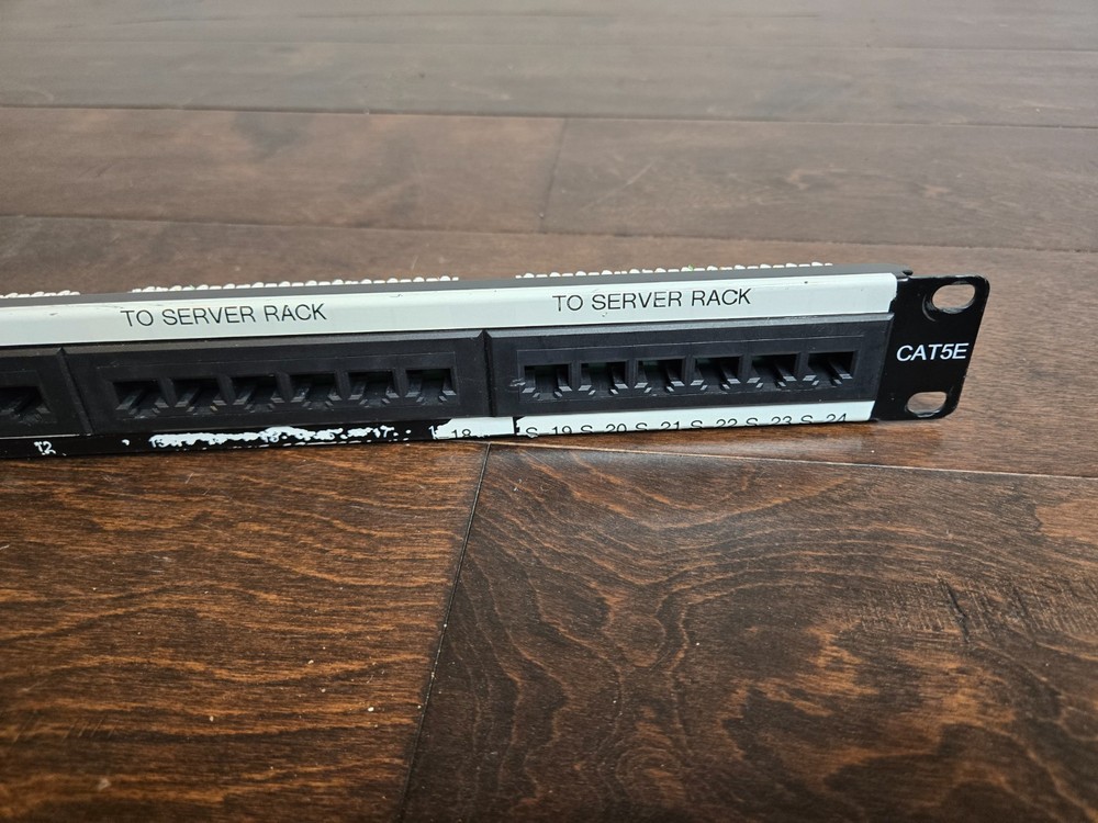 Vertical Cable Cat5e 24 Port 19" Horizontal Rackmount 1U Patch Panel
