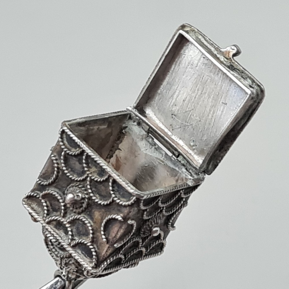 Antique Silver & Jade Sone Pill/Snuff box