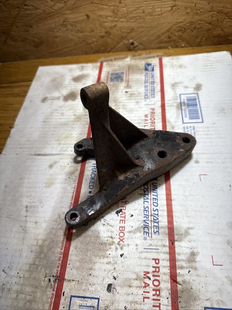 Mercruiser raw water pump mount bracket