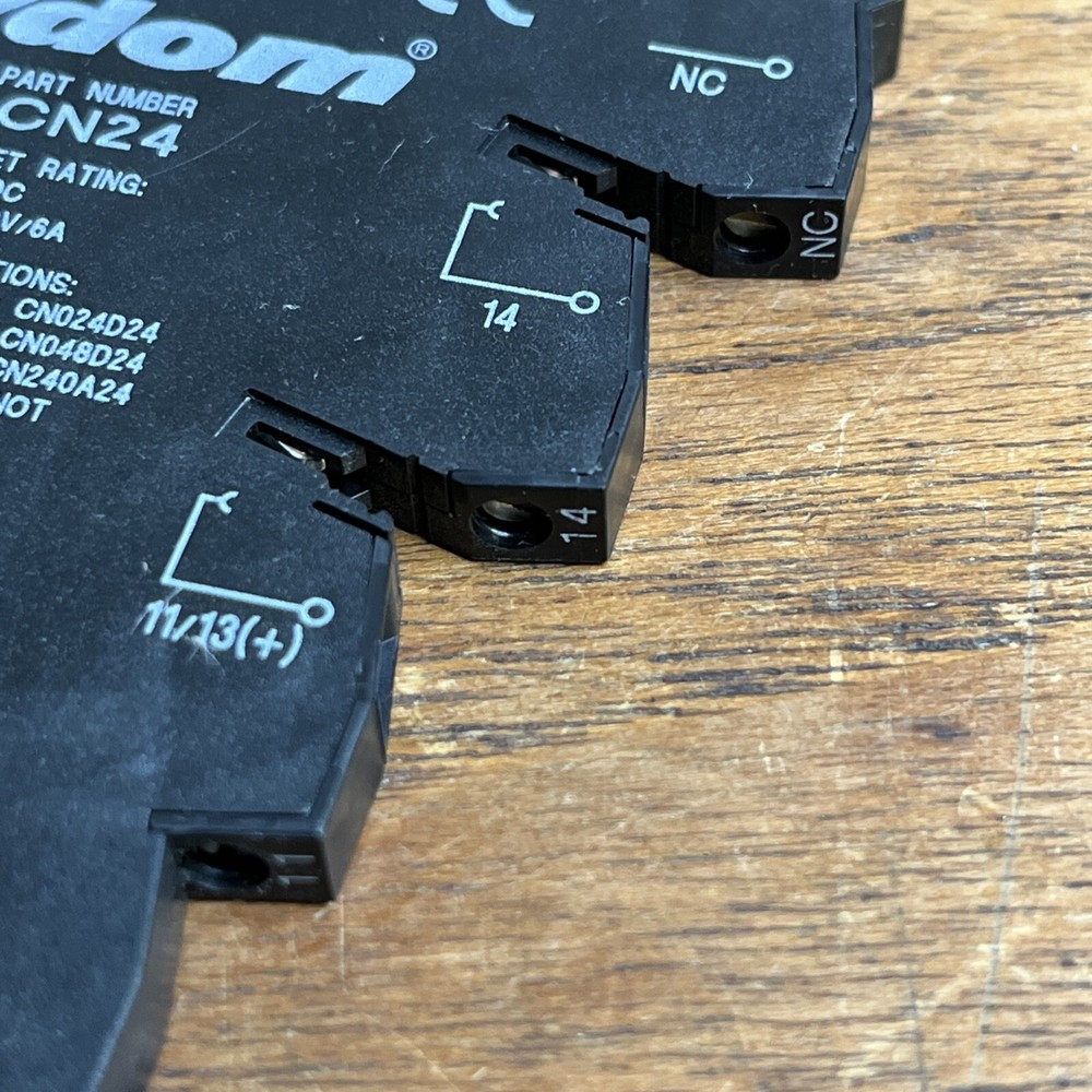 Crydom DRSCN24 Socket & Solid State Relay Socket Module Unit W/ CN024D24