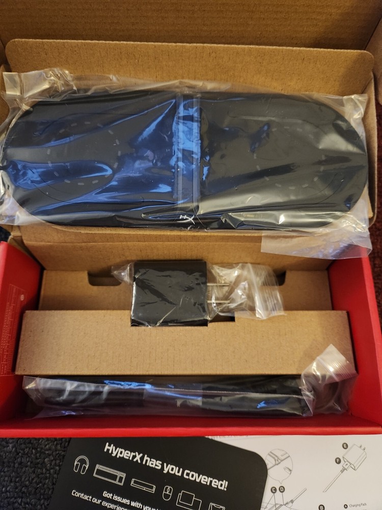HyperX Chargeplay Base (Qi Wireless Charger) Never Used, Cable and Wall Charger