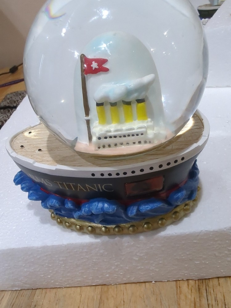 Titanic Snow Globe