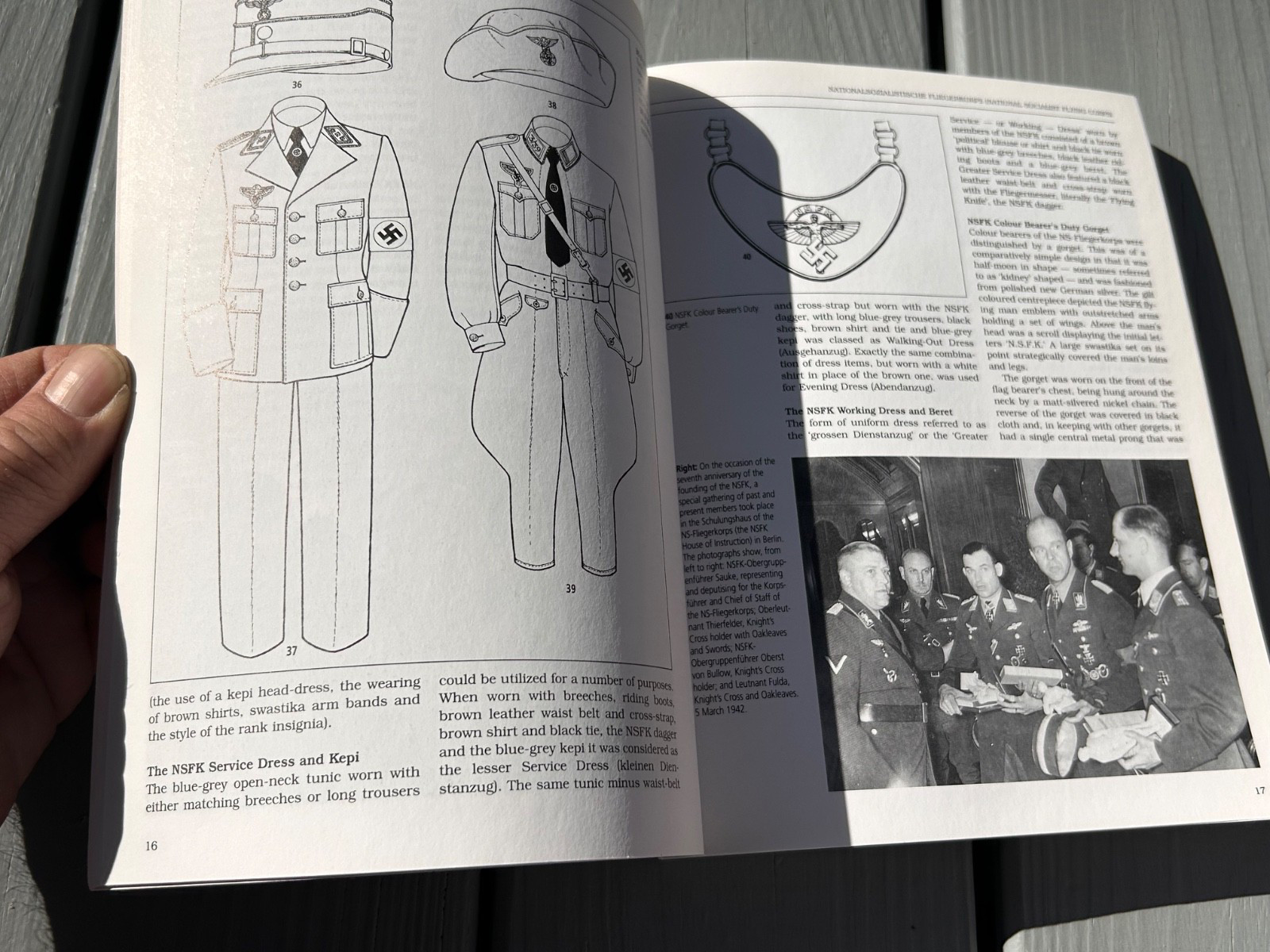 Uniforms And Insignia of the Luftwaffe Volume 2 1940-1945 Brian Davis 320 Pages