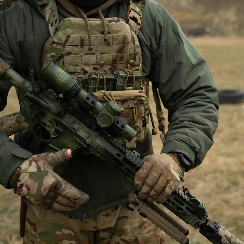 Ukrainian M8 Plate Carrier MM14 Pixel Tactical Vest Admin Panel MOLLE