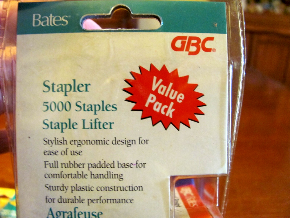 NOS 'BATES PURPLE HAND STAPLER + 5000 CHISEL POINT STAPLES & STAPLE LIFTER NIP