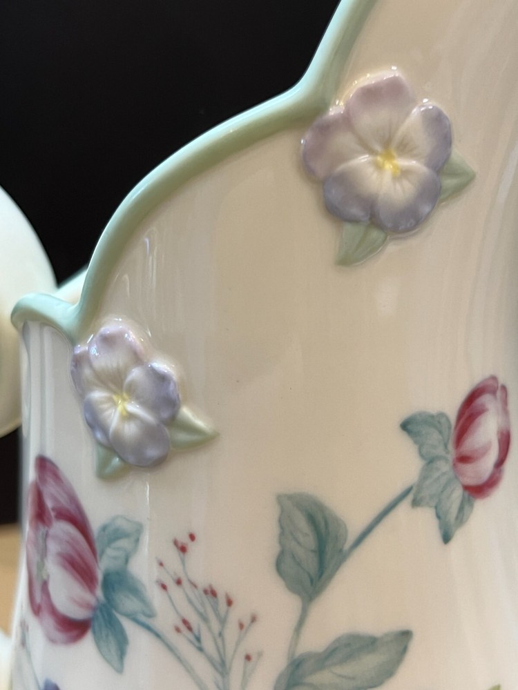Lenox Spring Bouquet Pattern Embossed Flowers Ribbed 10" Pitcher 2003