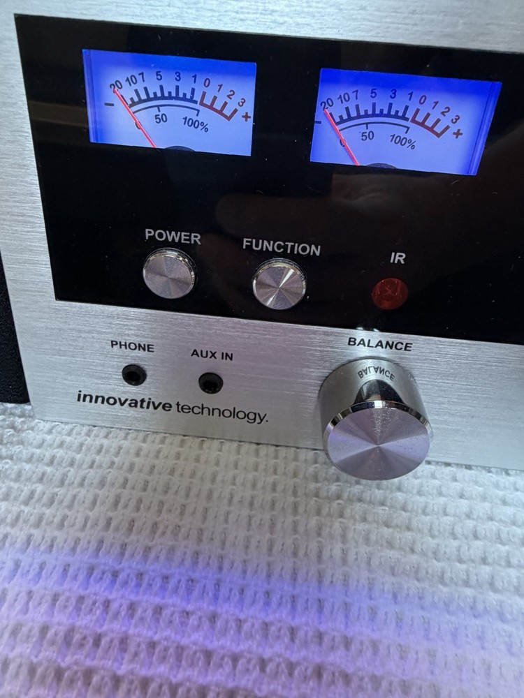 Innovative Technology ITCDS-5000 Bluetooth CD Player AM/FM Stereo Black w remote