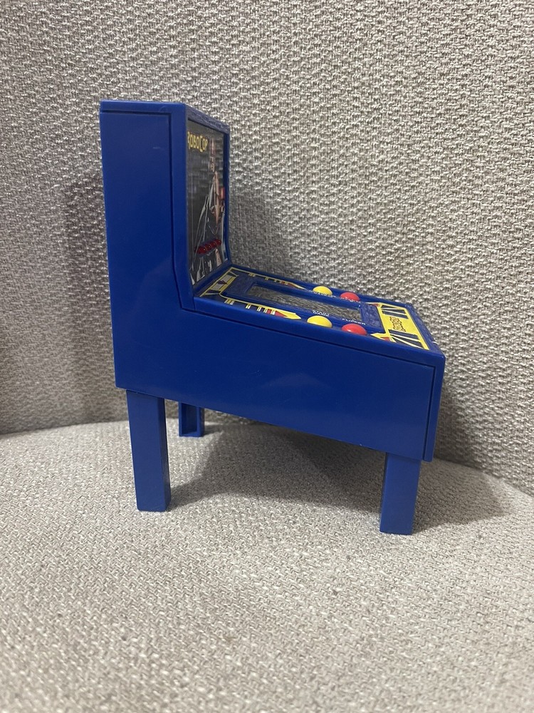 REMCO ROBOCOP ELECTRONIC HANDHELD PINBALL MACHINE- 1989