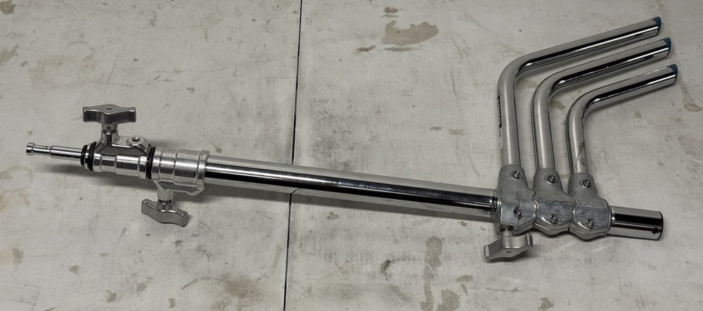 Avenger A2014 20” Double Riser 4.5’ Column & A2007 Mini Base for C-Stand USED