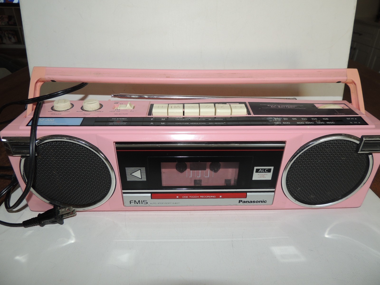 VINTAGE PINK PANASONIC FM 15 STEREO AM-FM RADIO CASETTE RECORDER