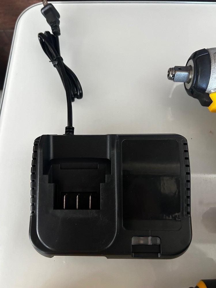 New Dewalt Dupe Drill Kit ( Unbranded )