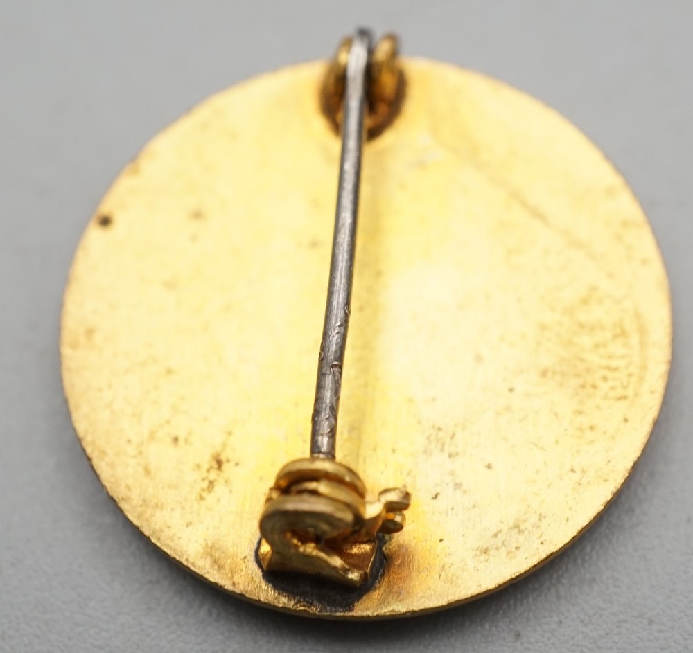 WWII 7th Air Force DI Unit Crest Pin GREAT SHAPE