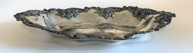 Apollo Silver Co Quadruple Plate 725 Baroque serving Tray Bread Dish Plate Oval