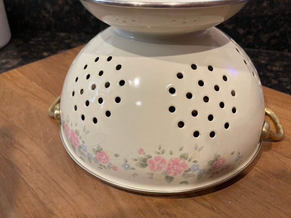 Vintage Pfaltzgraff TEA ROSE Footed Colander
