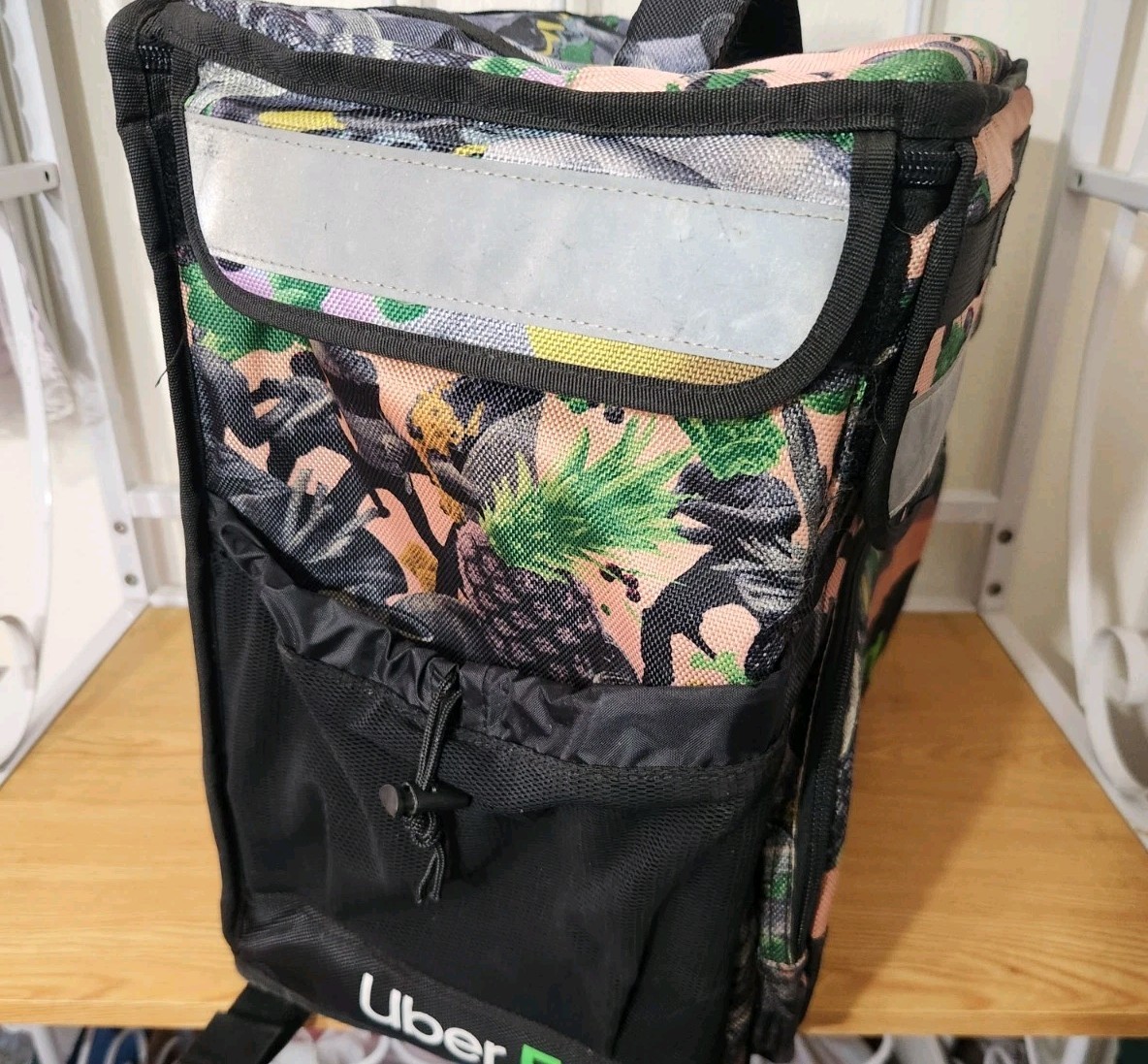 UBER EATS X-LARGE DELIVERY INSULATED BAG LIMITED EDITION ARTIST SERIES USED