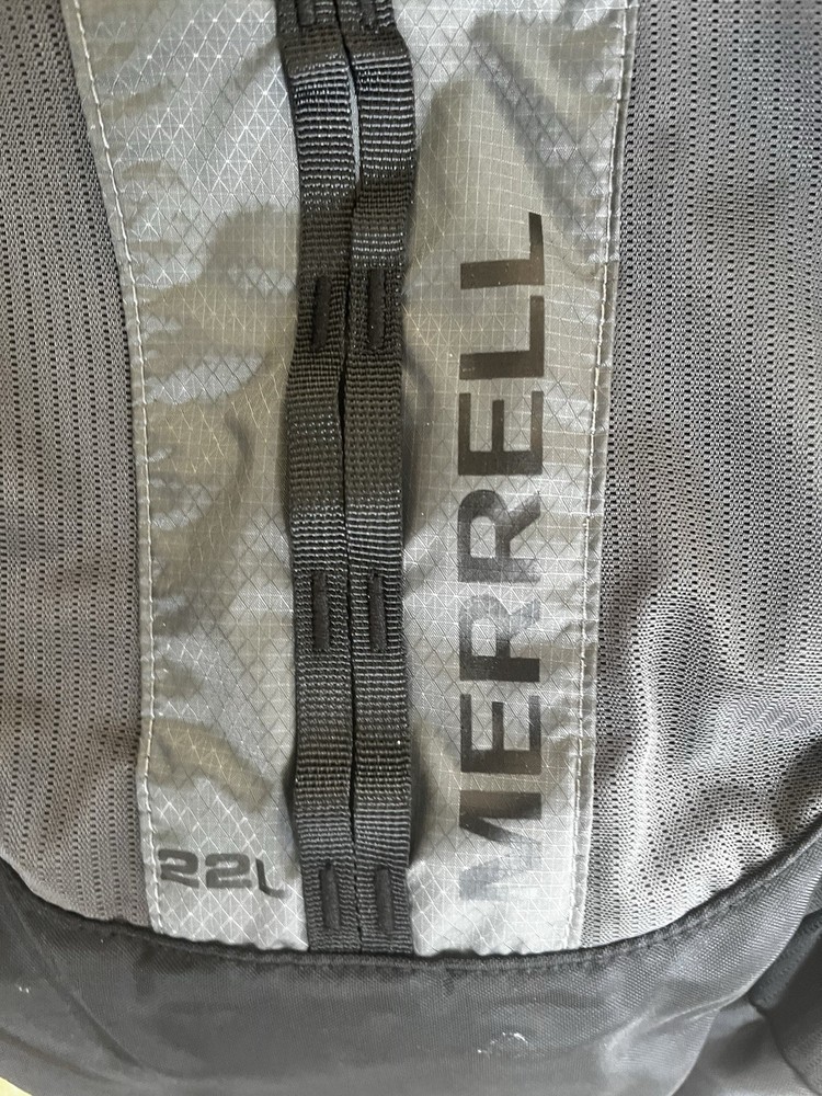 Merrell 22L Gray Black Hiking Camping Daypack Backpack Adjustable Straps